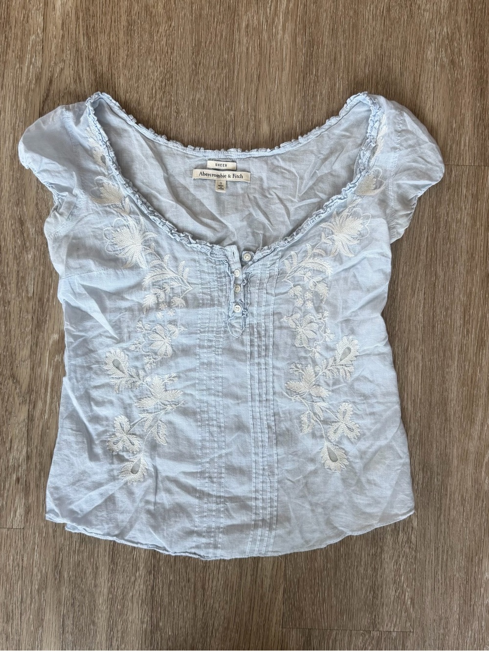Abercrombie & Fitch Pale Blue Embroidered Scoop Neck Peasant Top in Size SM